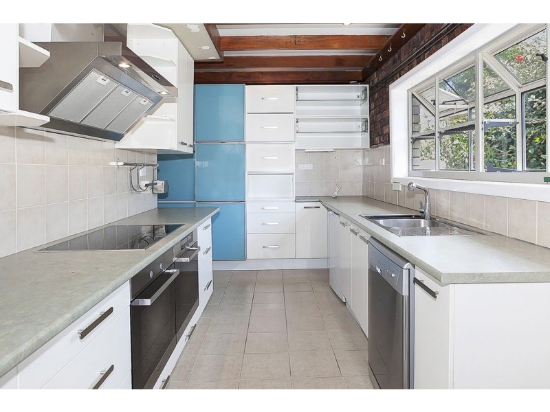 82 Donald Street, Woody Point QLD 4019