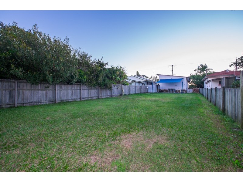 380 Scarborough Road, Scarborough QLD 4020