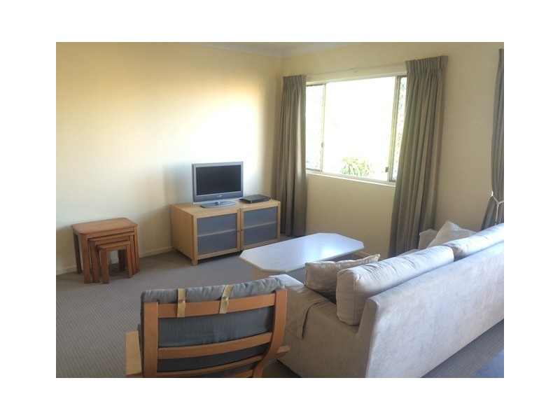 2/10 Caroline Street, Woody Point QLD 4019