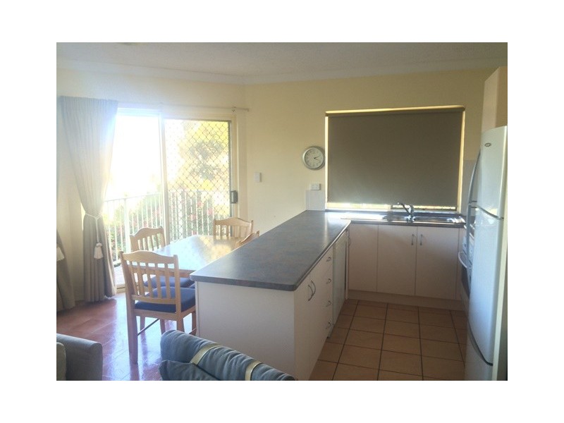 2/10 Caroline Street, Woody Point QLD 4019