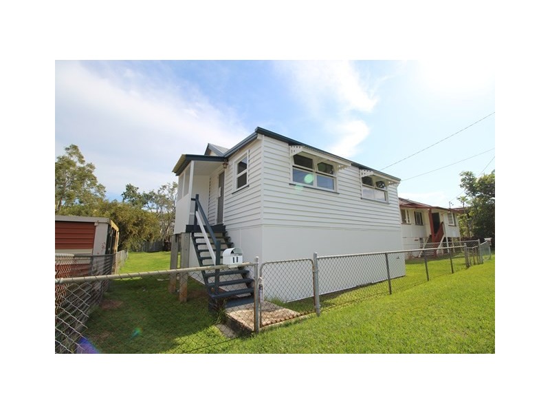 11 Shields Street, Redcliffe QLD 4020