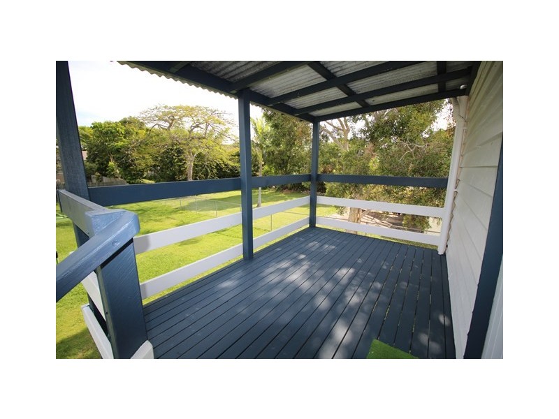 11 Shields Street, Redcliffe QLD 4020