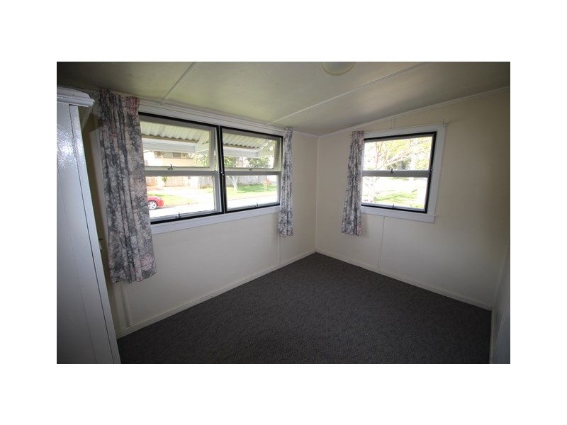 11 Shields Street, Redcliffe QLD 4020