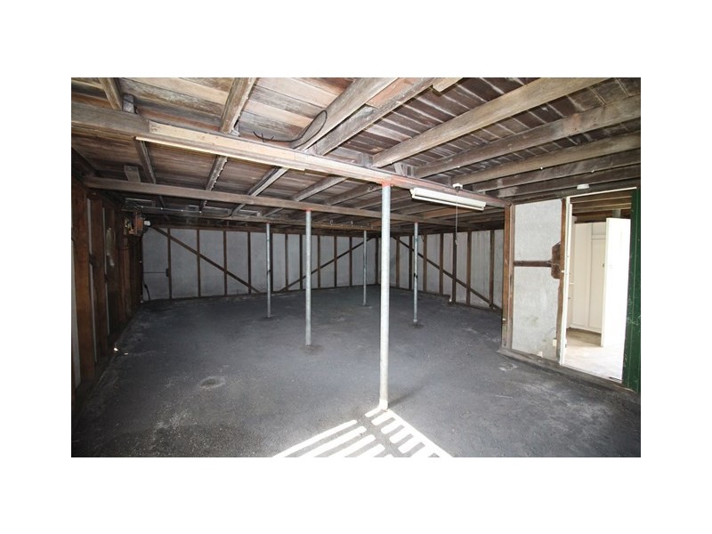 11 Shields Street, Redcliffe QLD 4020