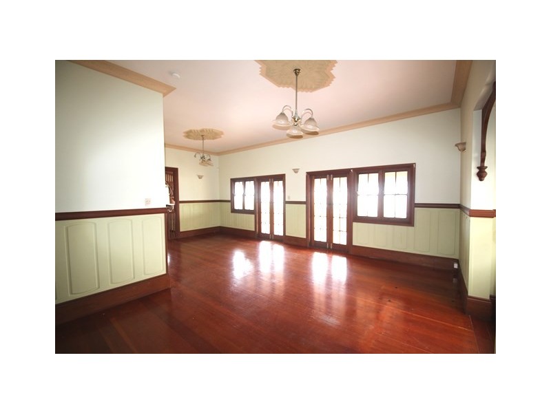 125 Flinders Parade, Scarborough QLD 4020