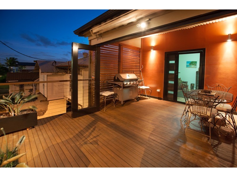 15 VICTORIA AVENUE, Woody Point QLD 4019