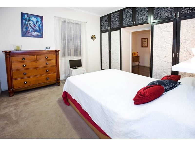 15 VICTORIA AVENUE, Woody Point QLD 4019