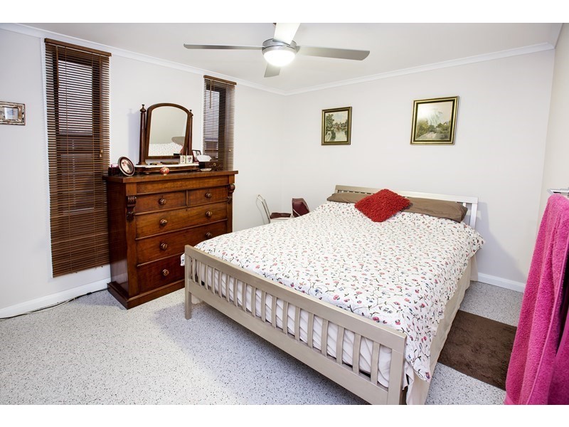 15 VICTORIA AVENUE, Woody Point QLD 4019