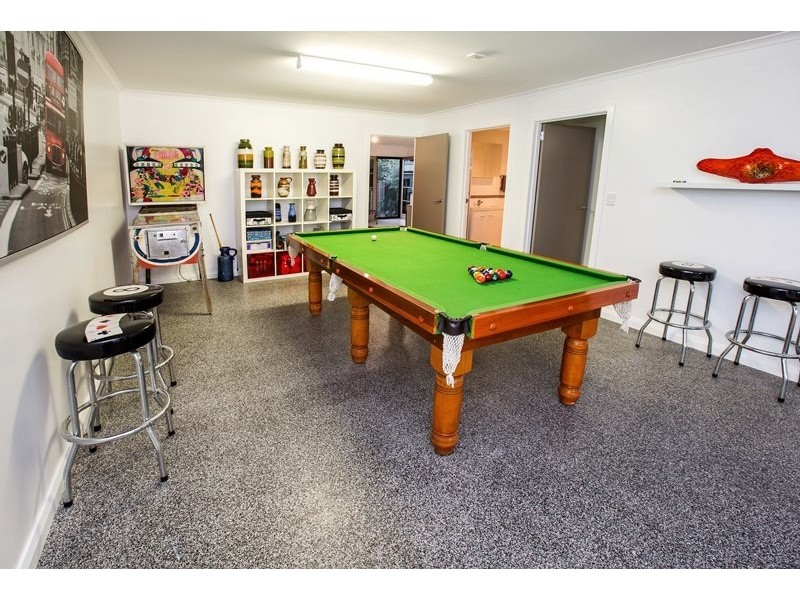 15 VICTORIA AVENUE, Woody Point QLD 4019
