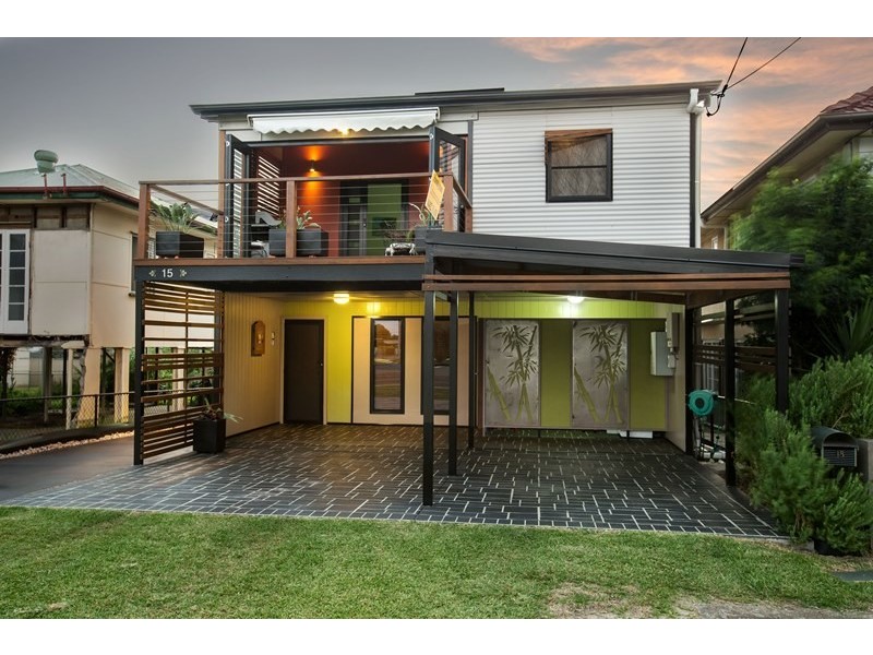 15 VICTORIA AVENUE, Woody Point QLD 4019