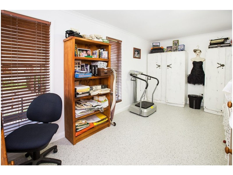 15 VICTORIA AVENUE, Woody Point QLD 4019