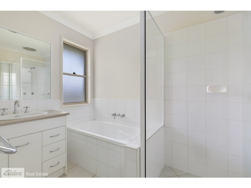 32 Desmond Street, Narangba QLD 4504