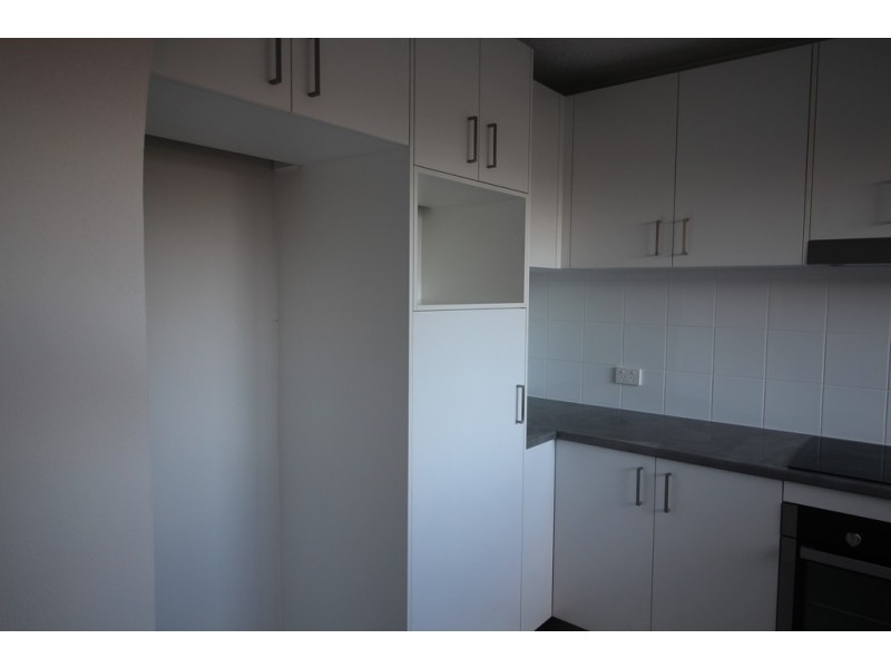 4/2 JOHN STREET, Redcliffe QLD 4020