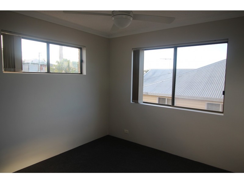 4/2 JOHN STREET, Redcliffe QLD 4020