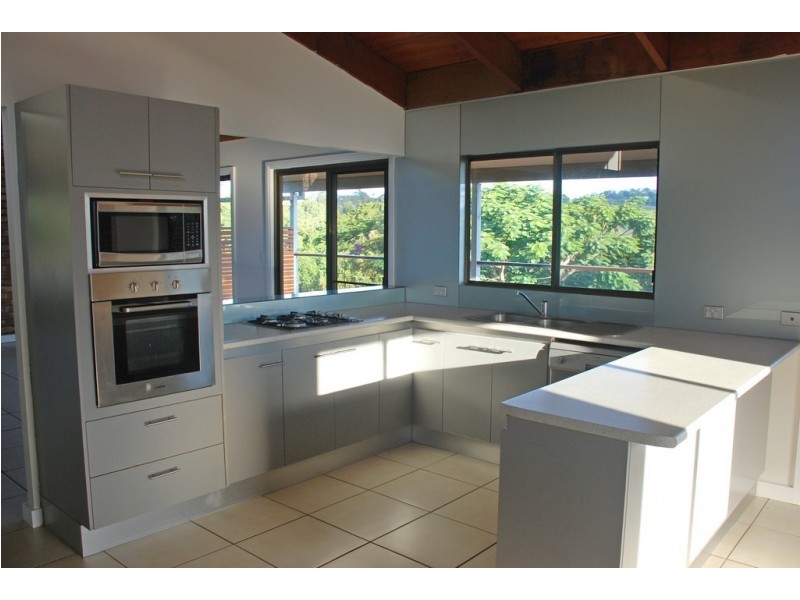 2 Elm Place, Banora Point NSW 2486