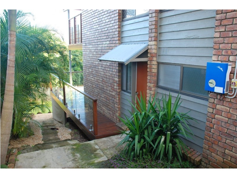 2 Elm Place, Banora Point NSW 2486