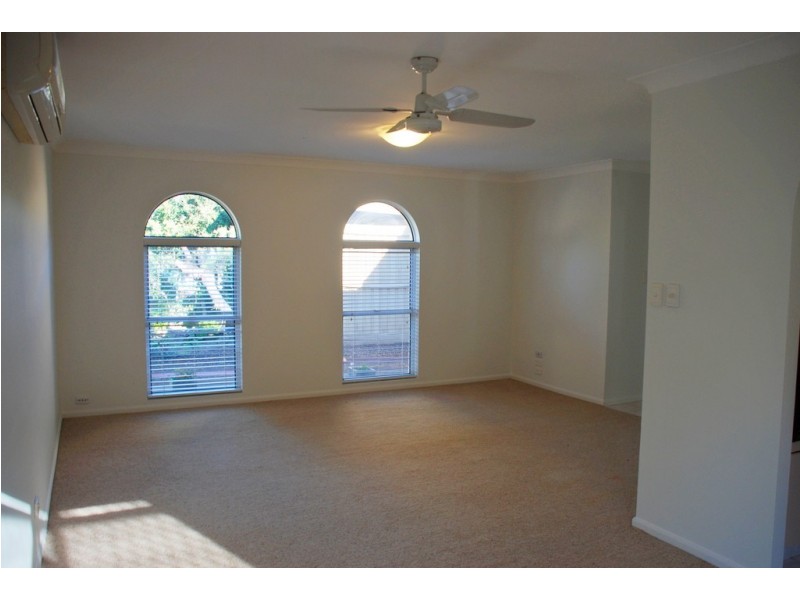 2/61 Old Ferry Road, Banora Point NSW 2486