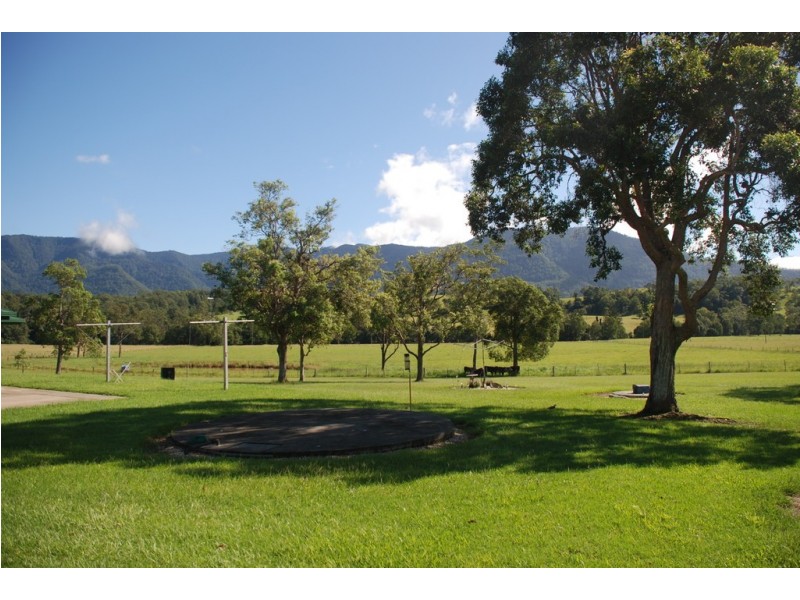 262 Pumpenbil Road, Tyalgum NSW 2484