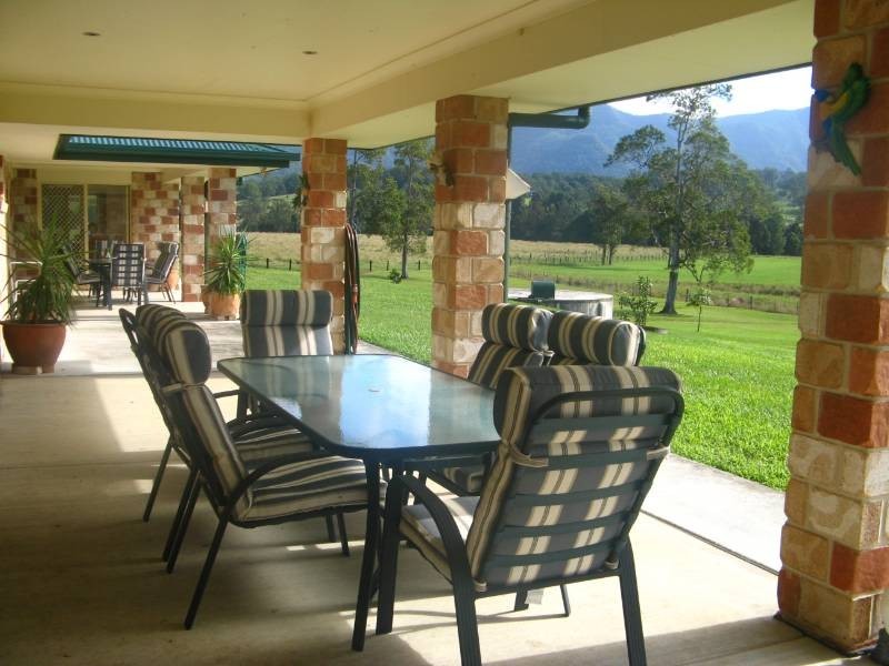 262 Pumpenbil Road, Tyalgum NSW 2484