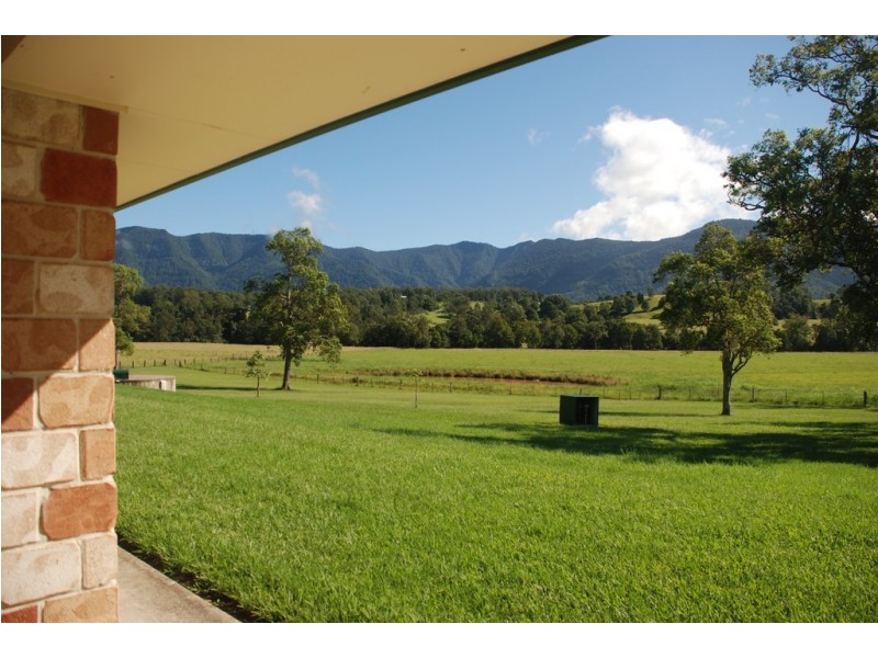 262 Pumpenbil Road, Tyalgum NSW 2484