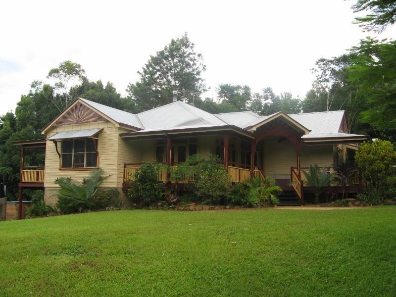 11 McCallum Place, Uki NSW 2484