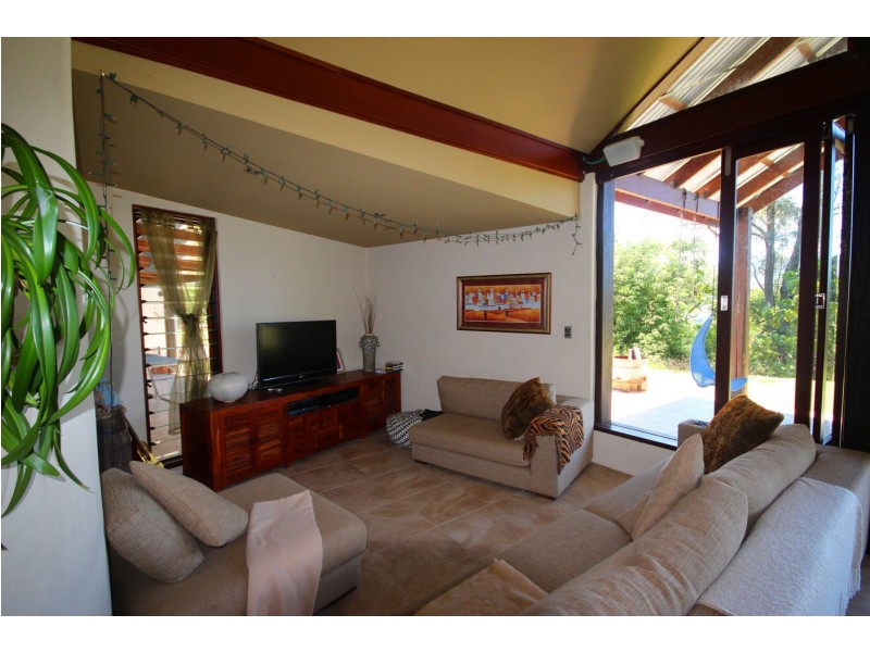 108 Crooks Valley Rd, Crystal Creek NSW 2484