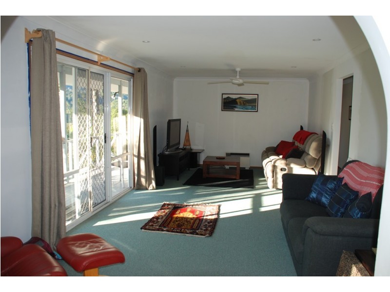 2 Ryder Street, Uki NSW 2484