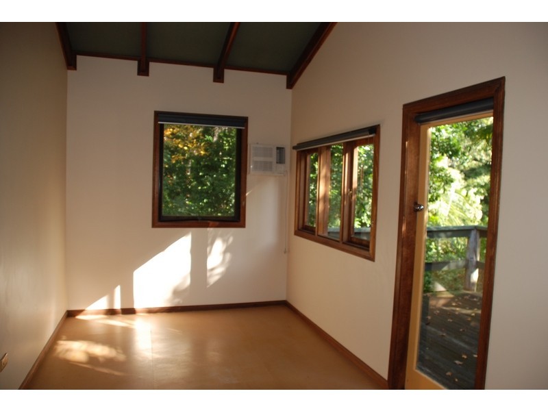 12 Sunrise Place, Uki NSW 2484