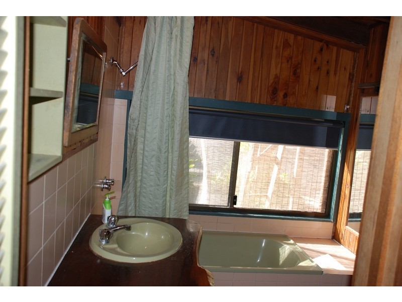 12 Sunrise Place, Uki NSW 2484