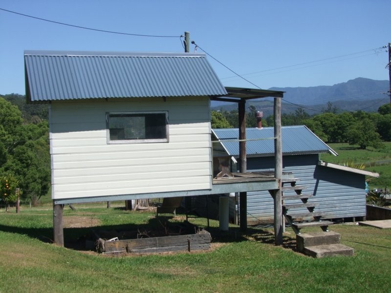 6 Blackwoods Road, Nobbys Creek NSW 2484