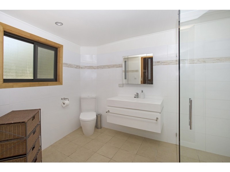 92 Braeside Drive, Uki NSW 2484
