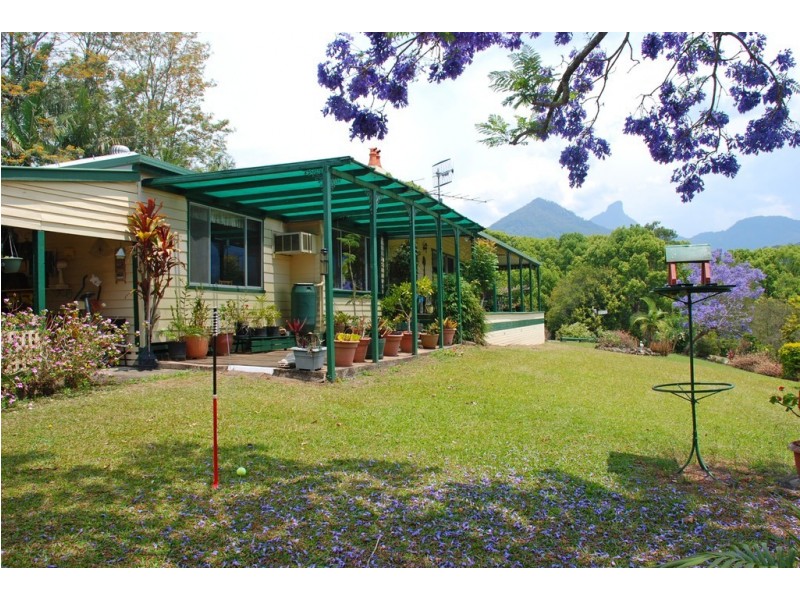 10 Braeside Drive, Uki NSW 2484