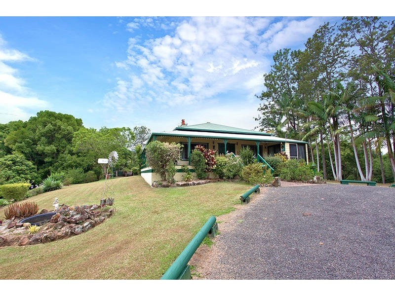 10 Braeside Drive, Uki NSW 2484