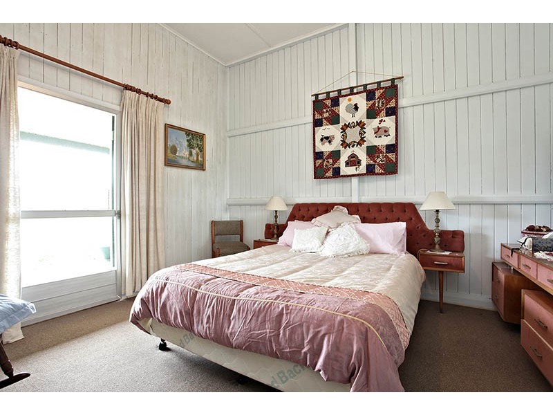 10 Braeside Drive, Uki NSW 2484