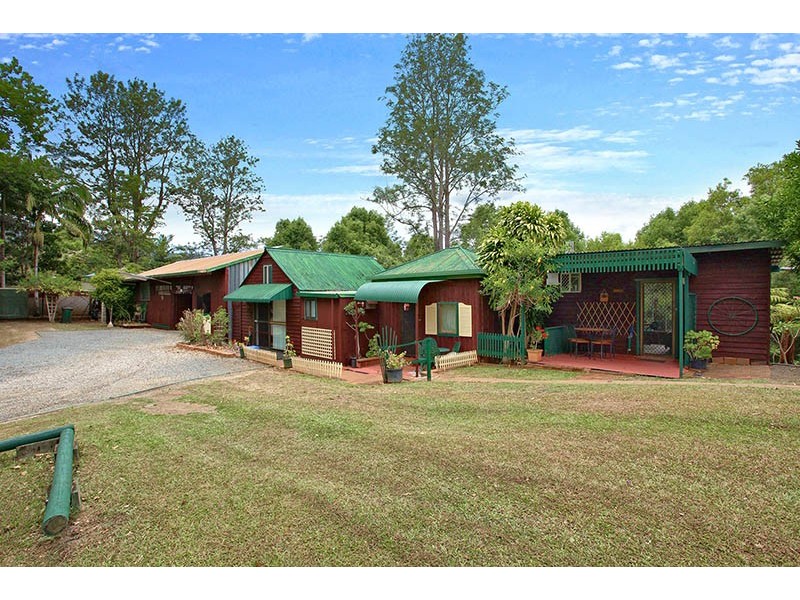 10 Braeside Drive, Uki NSW 2484