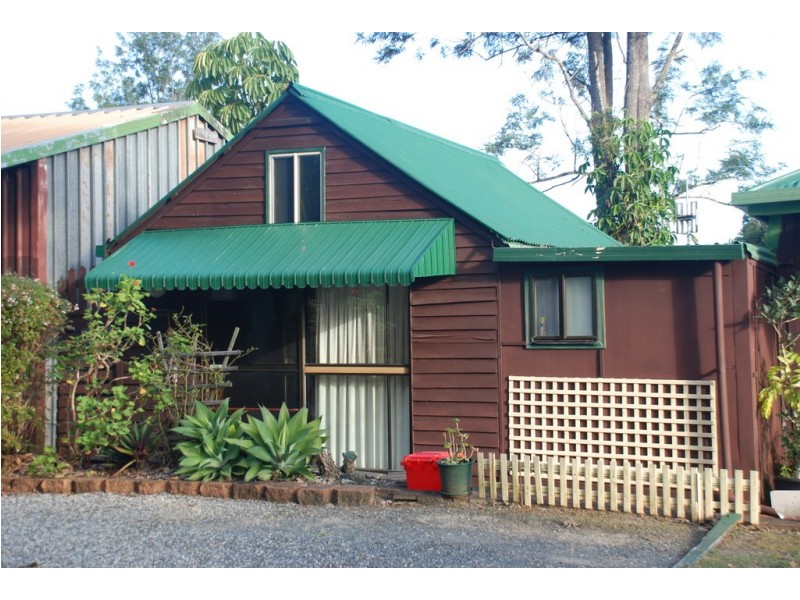 10 Braeside Drive, Uki NSW 2484