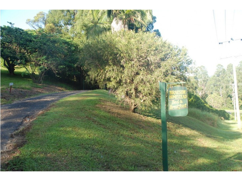 10 Braeside Drive, Uki NSW 2484