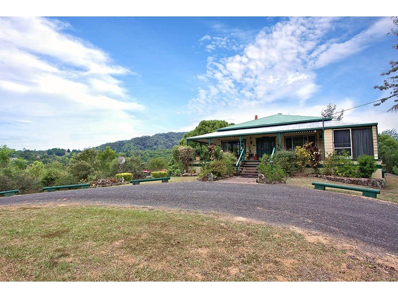 10 Braeside Drive, Uki NSW 2484