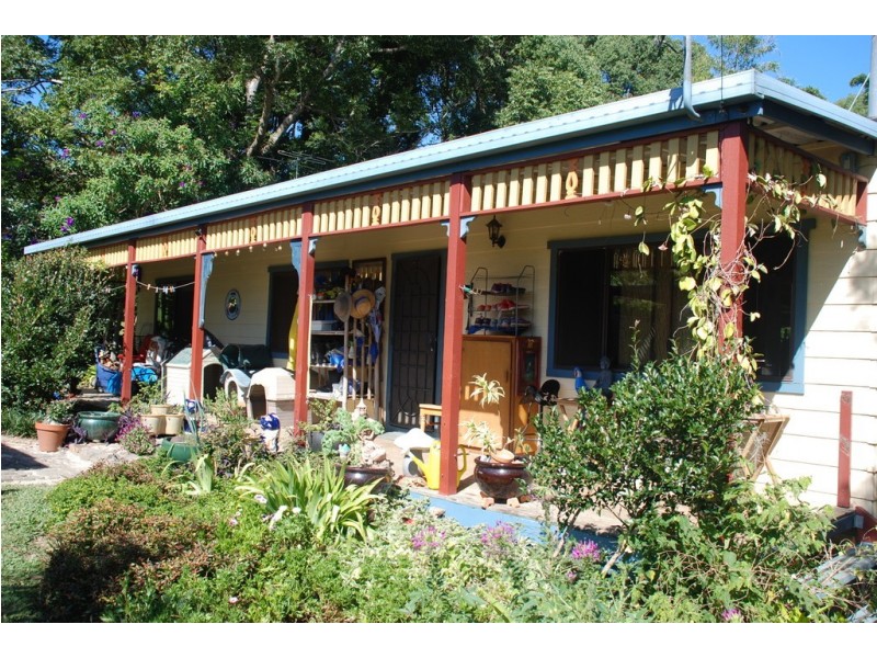 10 Clareville Street, Uki NSW 2484