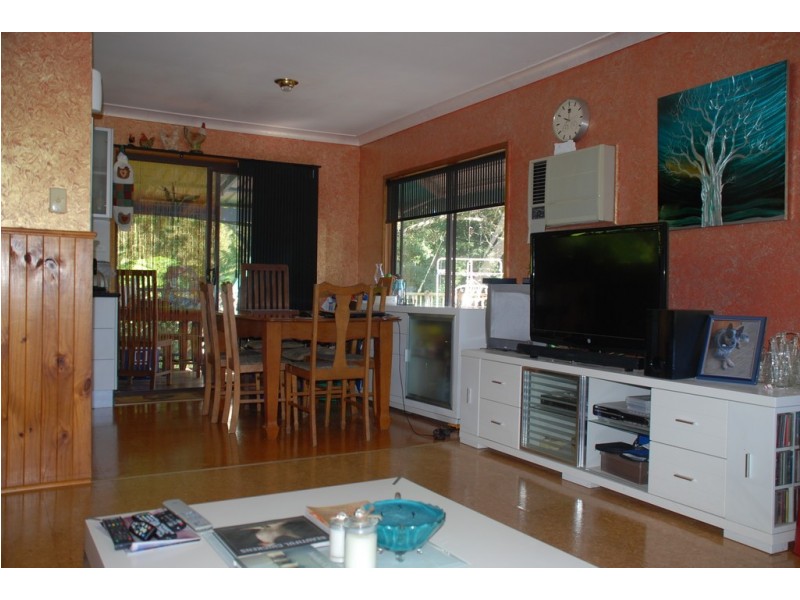 10 Clareville Street, Uki NSW 2484