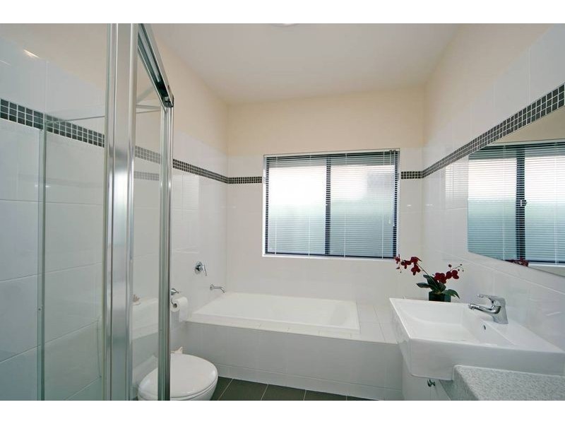 4 Mossman Street, Mawson Lakes SA 5095