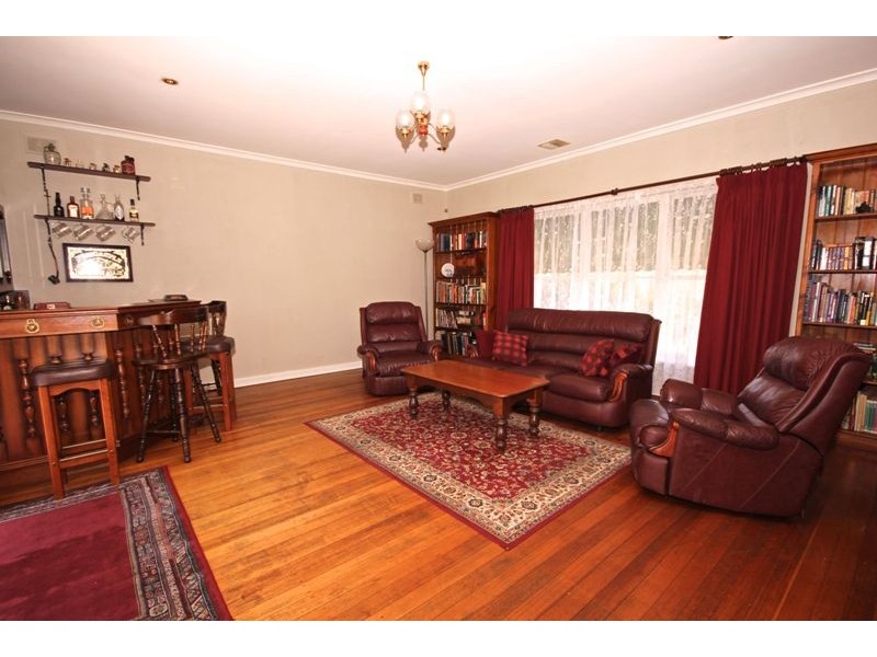 17 Sunnyview Crescent, Ridgehaven SA 5097