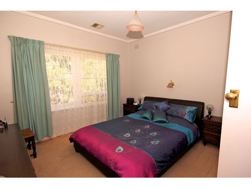 17 Sunnyview Crescent, Ridgehaven SA 5097