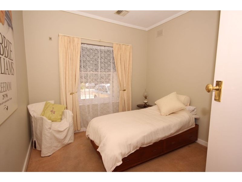 17 Sunnyview Crescent, Ridgehaven SA 5097