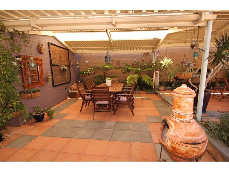 17 Sunnyview Crescent, Ridgehaven SA 5097