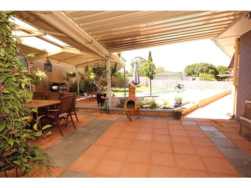 17 Sunnyview Crescent, Ridgehaven SA 5097