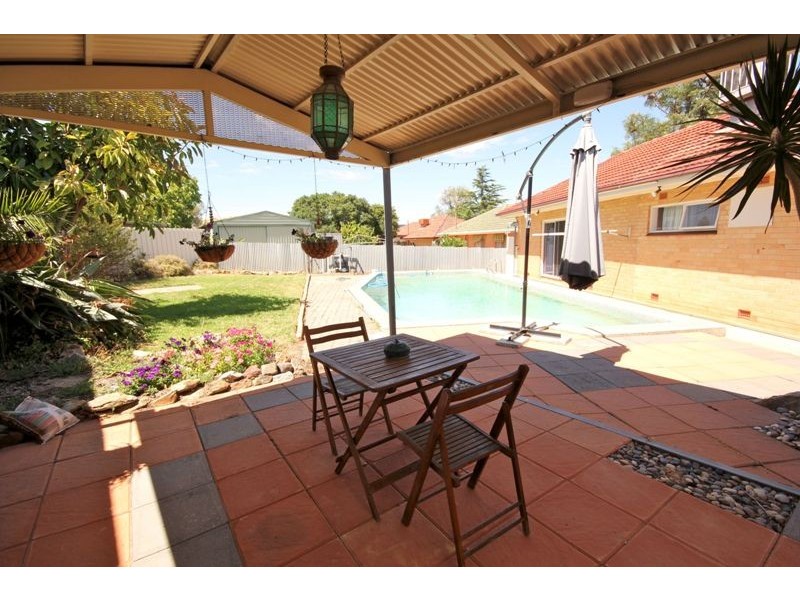17 Sunnyview Crescent, Ridgehaven SA 5097
