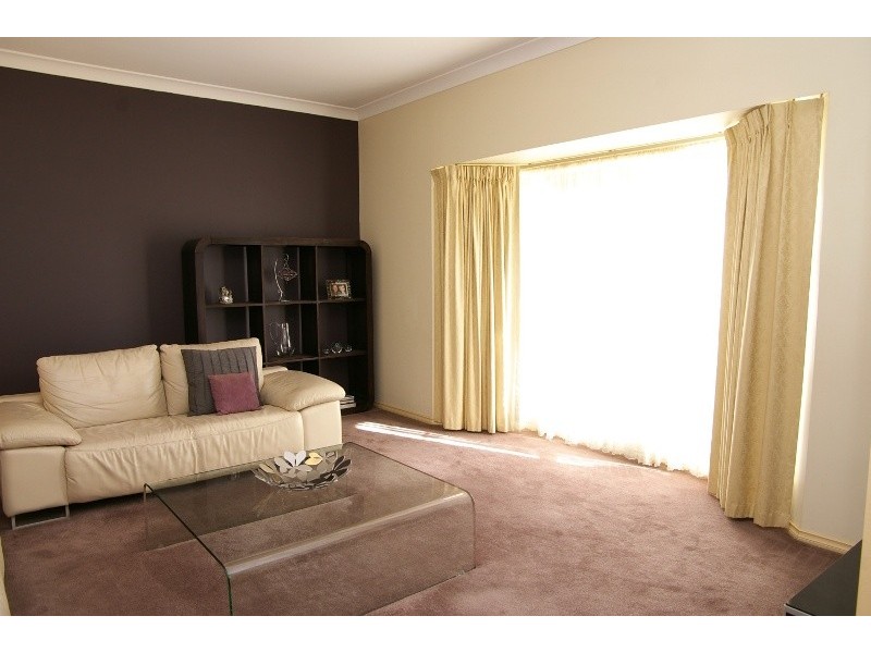 1 Oak Street, Ridgehaven SA 5097