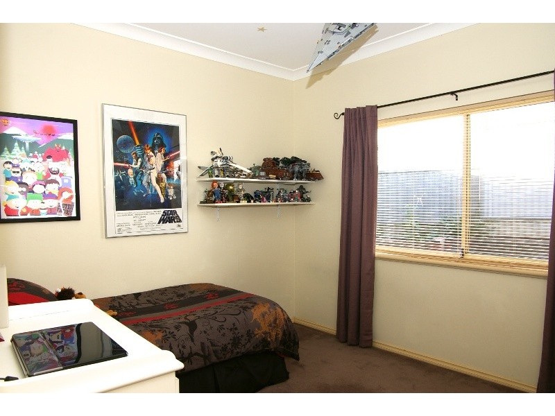 1 Oak Street, Ridgehaven SA 5097