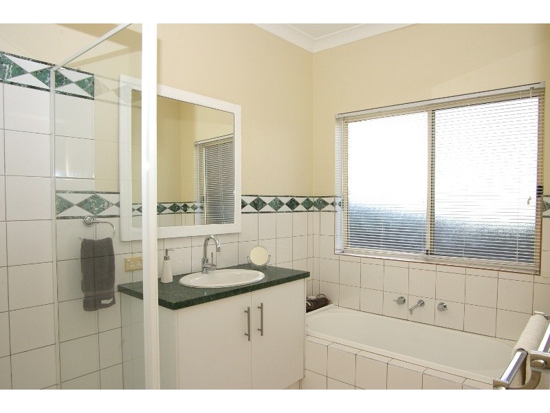 1 Oak Street, Ridgehaven SA 5097